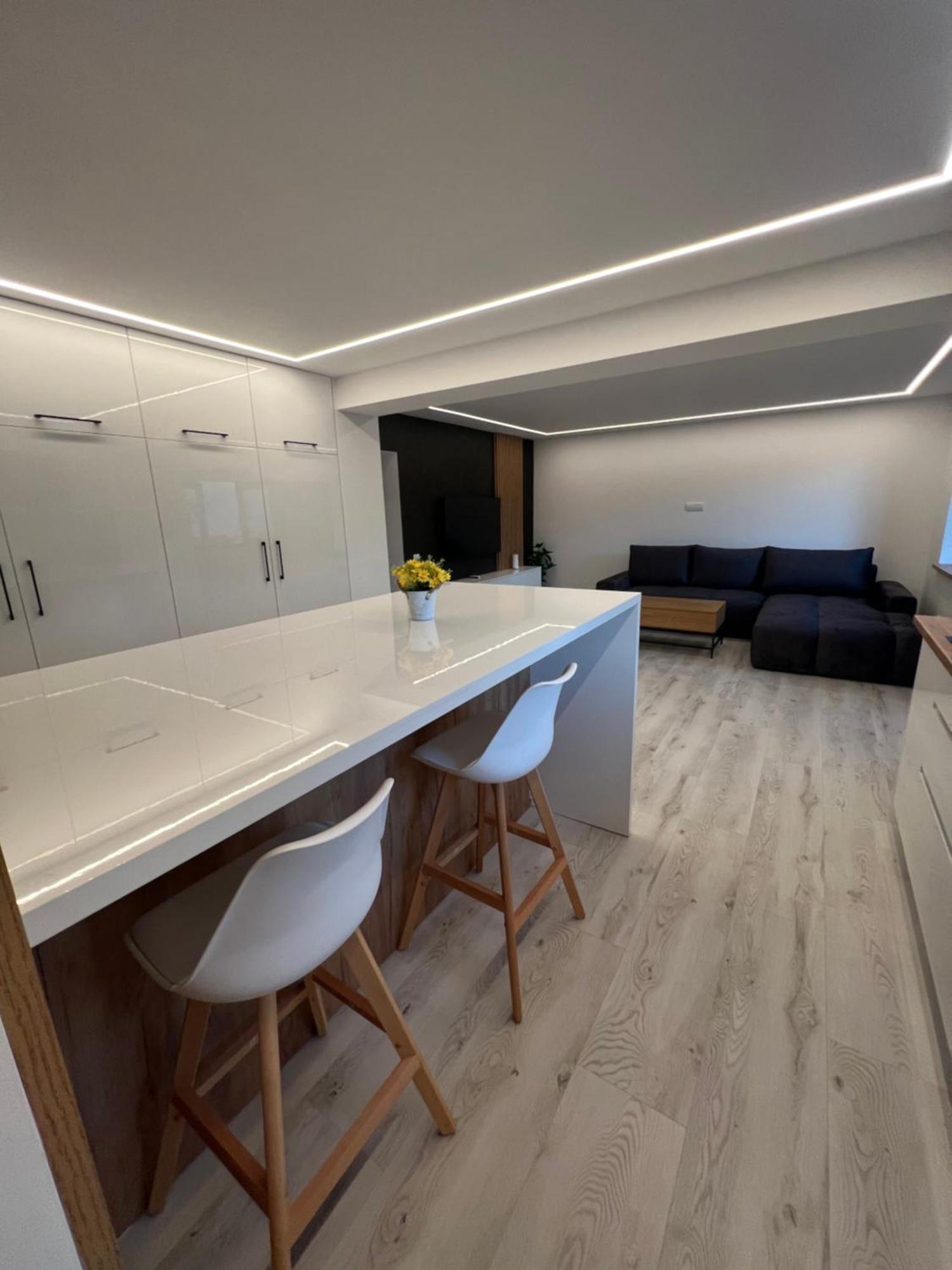 Modern Premium Apartment 1 Τιργκόβιστε Εξωτερικό φωτογραφία