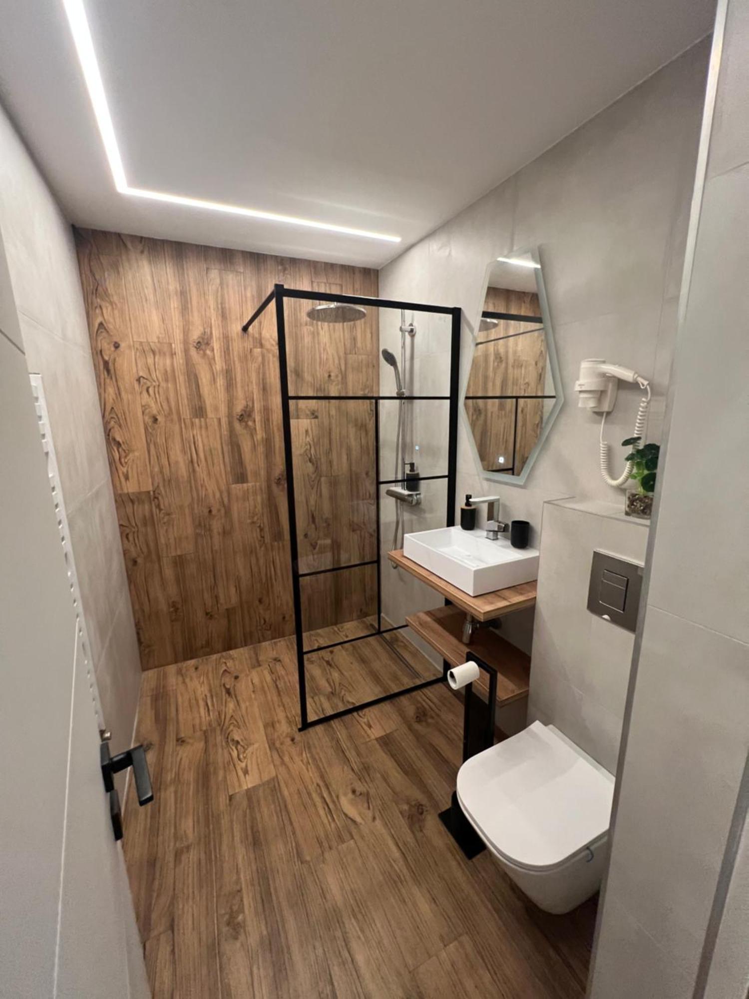 Modern Premium Apartment 1 Τιργκόβιστε Εξωτερικό φωτογραφία