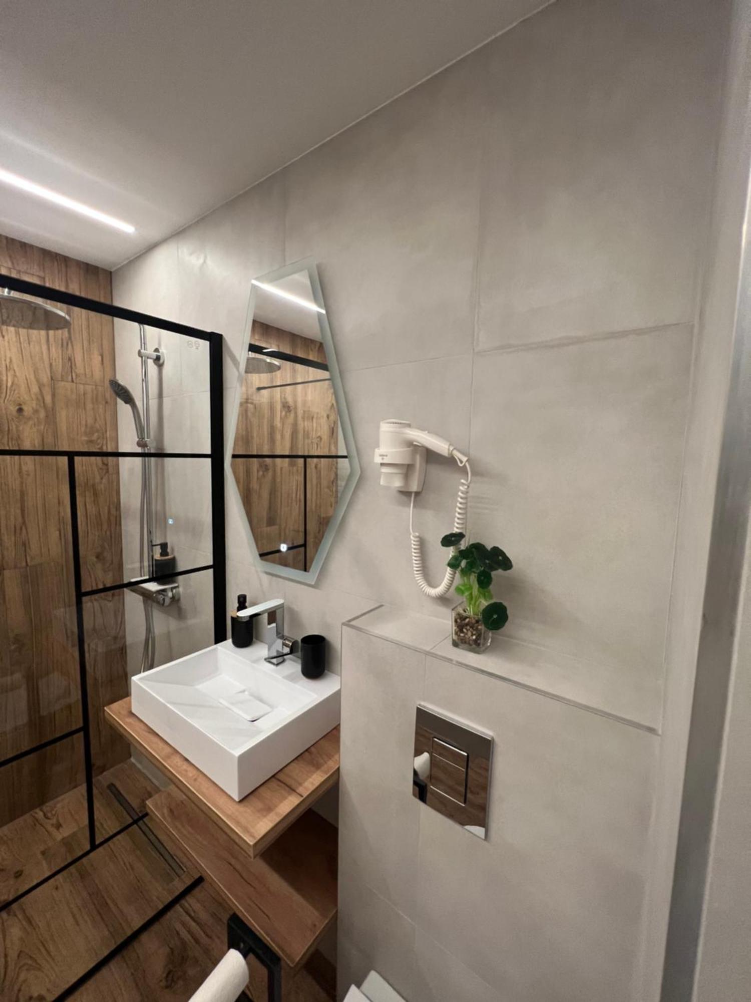 Modern Premium Apartment 1 Τιργκόβιστε Εξωτερικό φωτογραφία